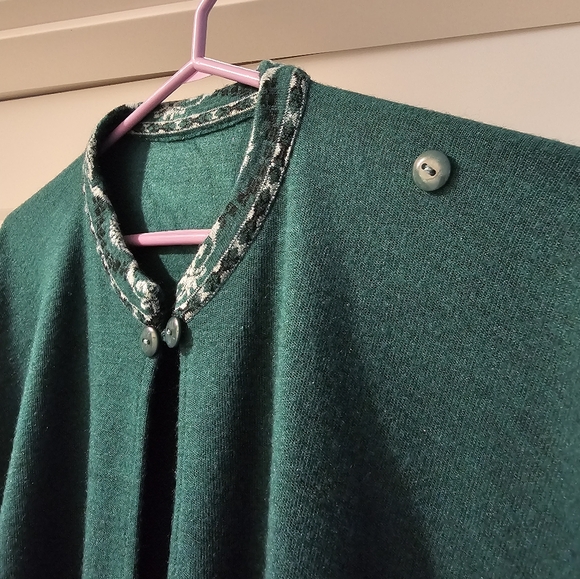 Vintage Poncho by Carlex - Picture 6 of 10